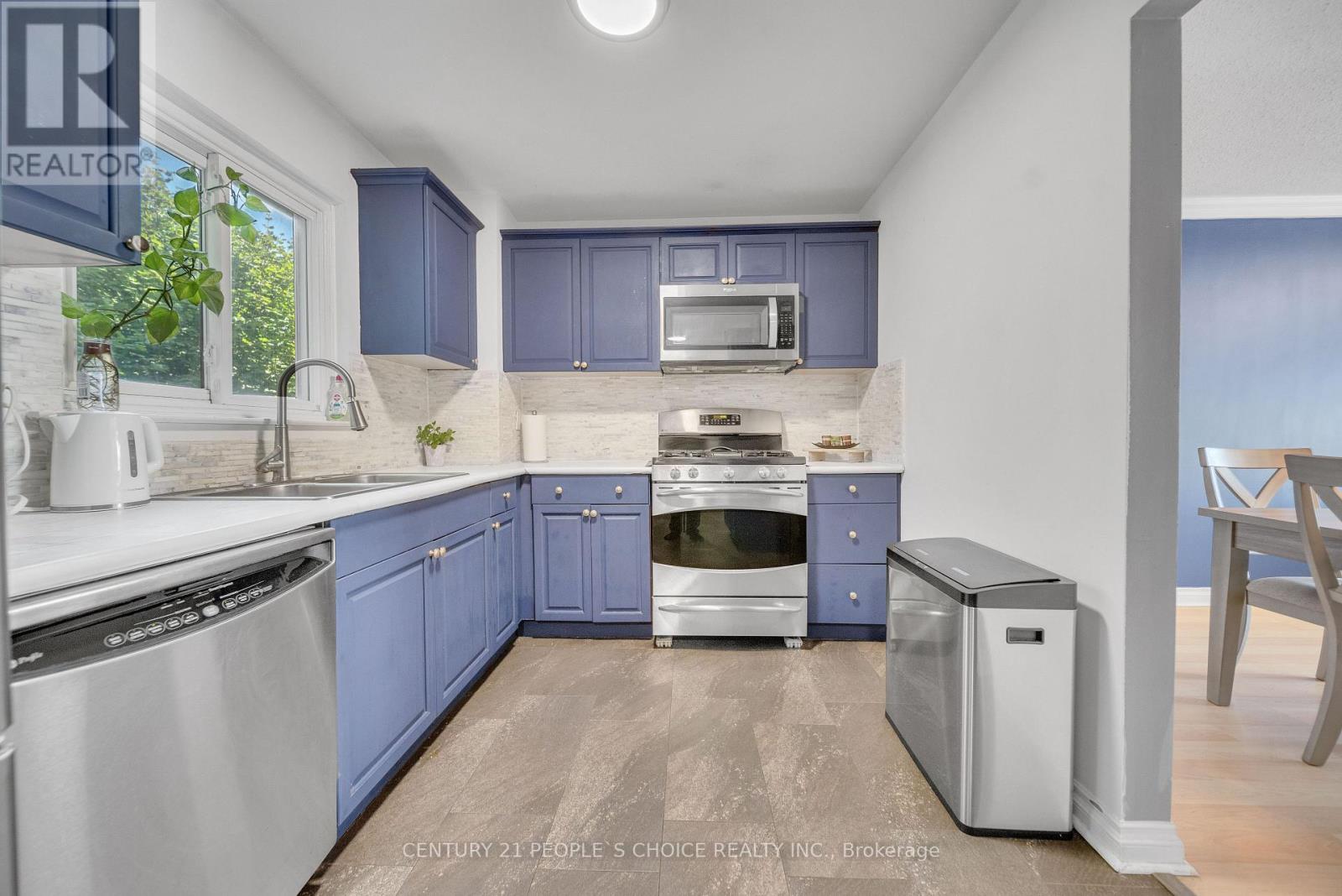 51 Mcmullen Crescent, Brampton, Ontario L6S 3M2 - Photo 15 - W12607594