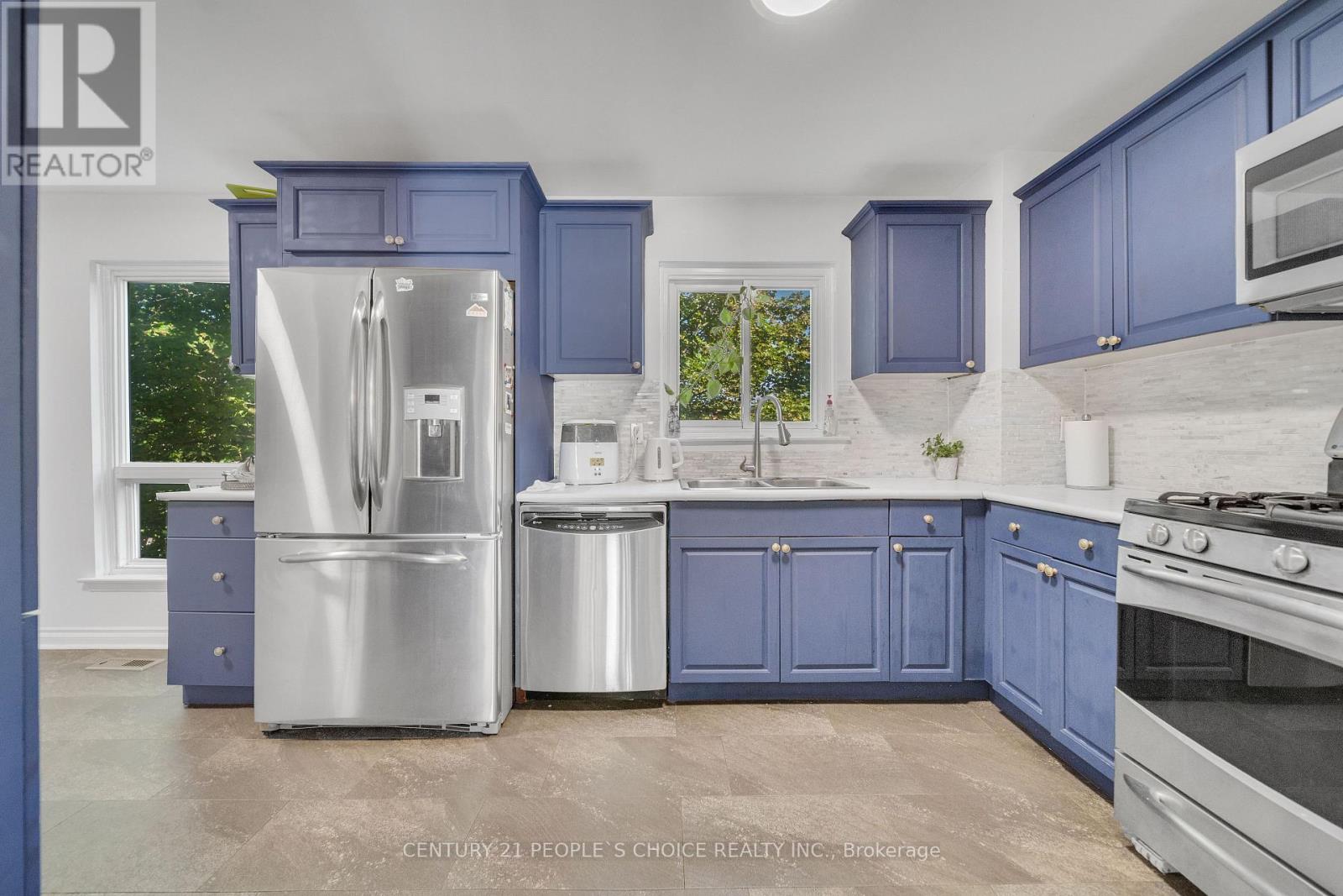 51 Mcmullen Crescent, Brampton, Ontario L6S 3M2 - Photo 16 - W12607594