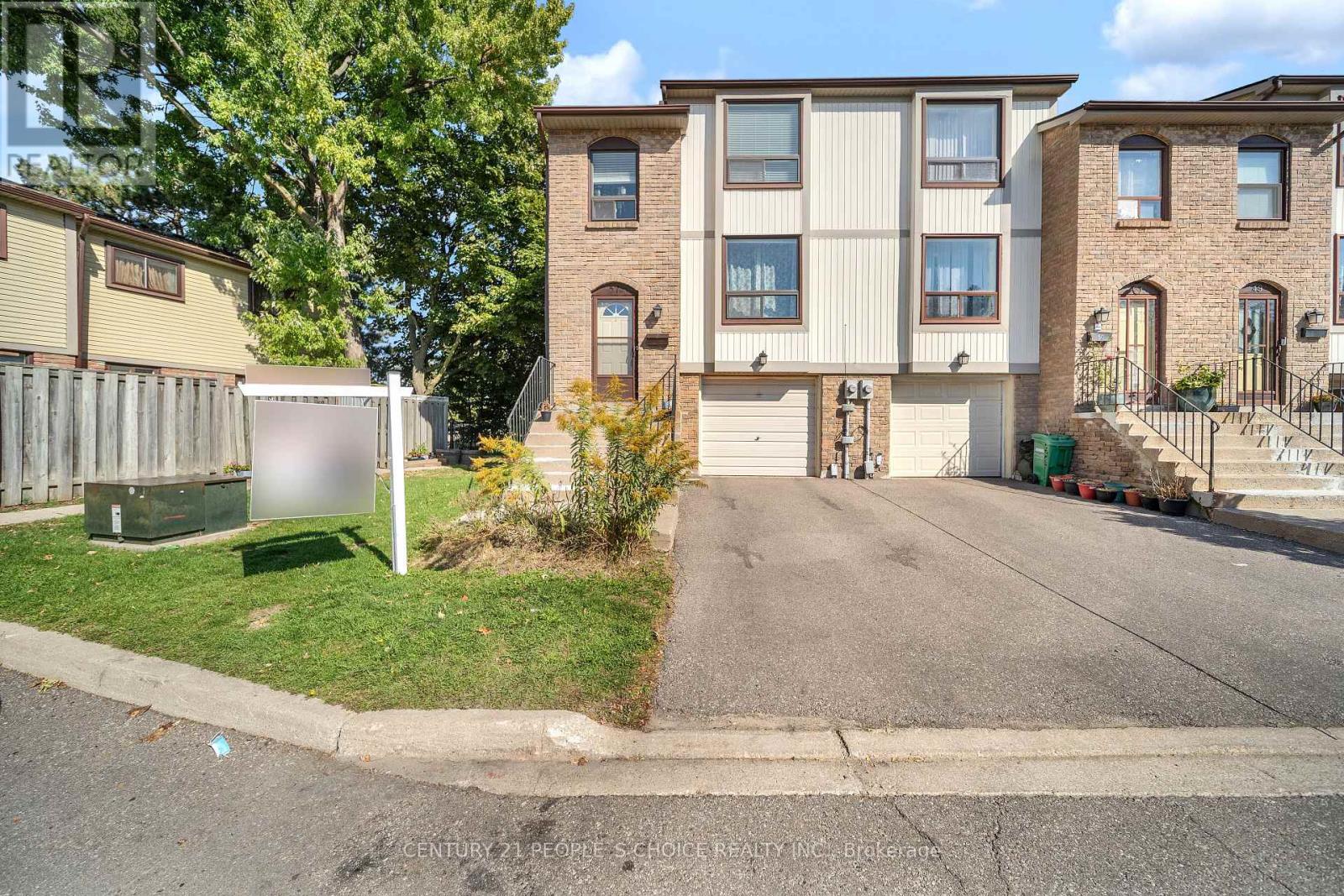 51 Mcmullen Crescent, Brampton, Ontario L6S 3M2 - Photo 2 - W12607594