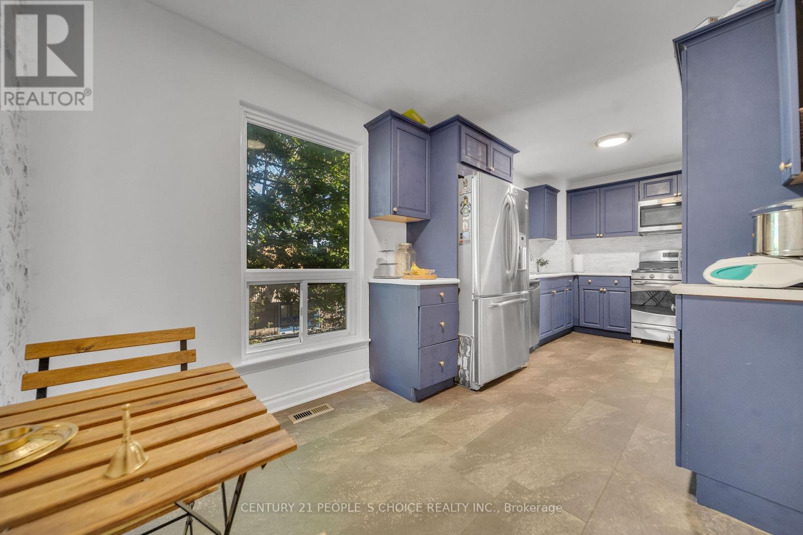 51 Mcmullen Crescent, Brampton, Ontario L6S 3M2 - Photo 21 - W12607594