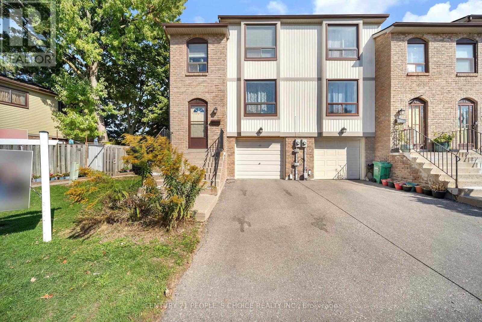 51 Mcmullen Crescent, Brampton, Ontario L6S 3M2 - Photo 3 - W12607594