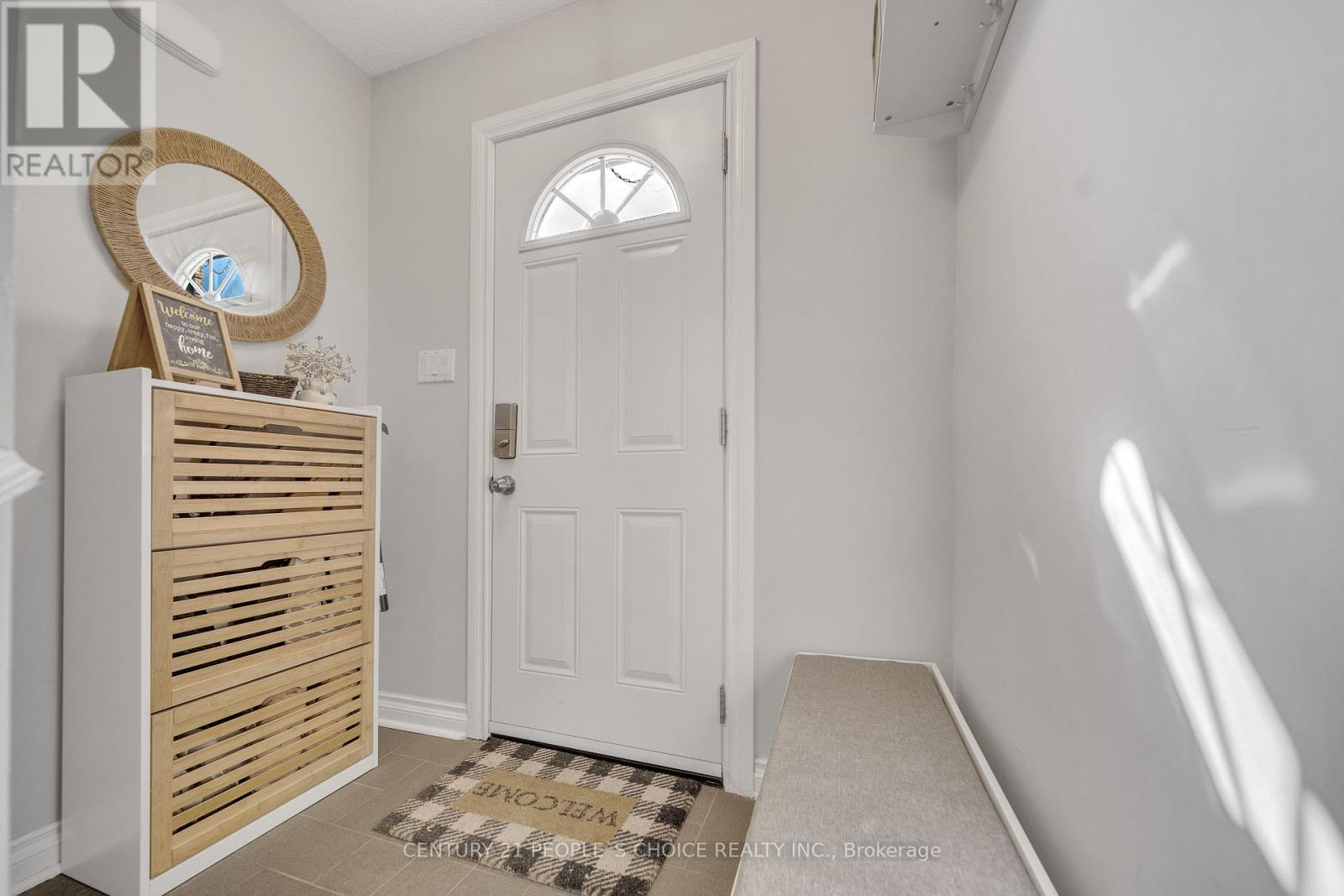 51 Mcmullen Crescent, Brampton, Ontario L6S 3M2 - Photo 6 - W12607594