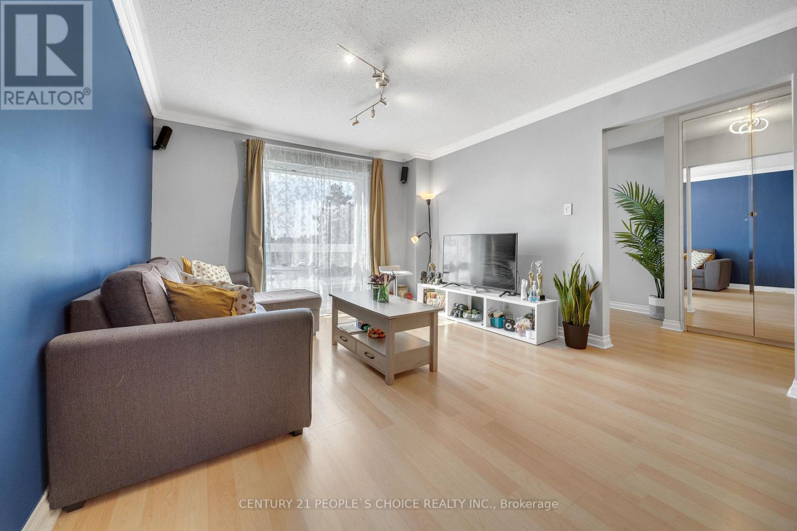 51 Mcmullen Crescent, Brampton, Ontario L6S 3M2 - Photo 9 - W12607594