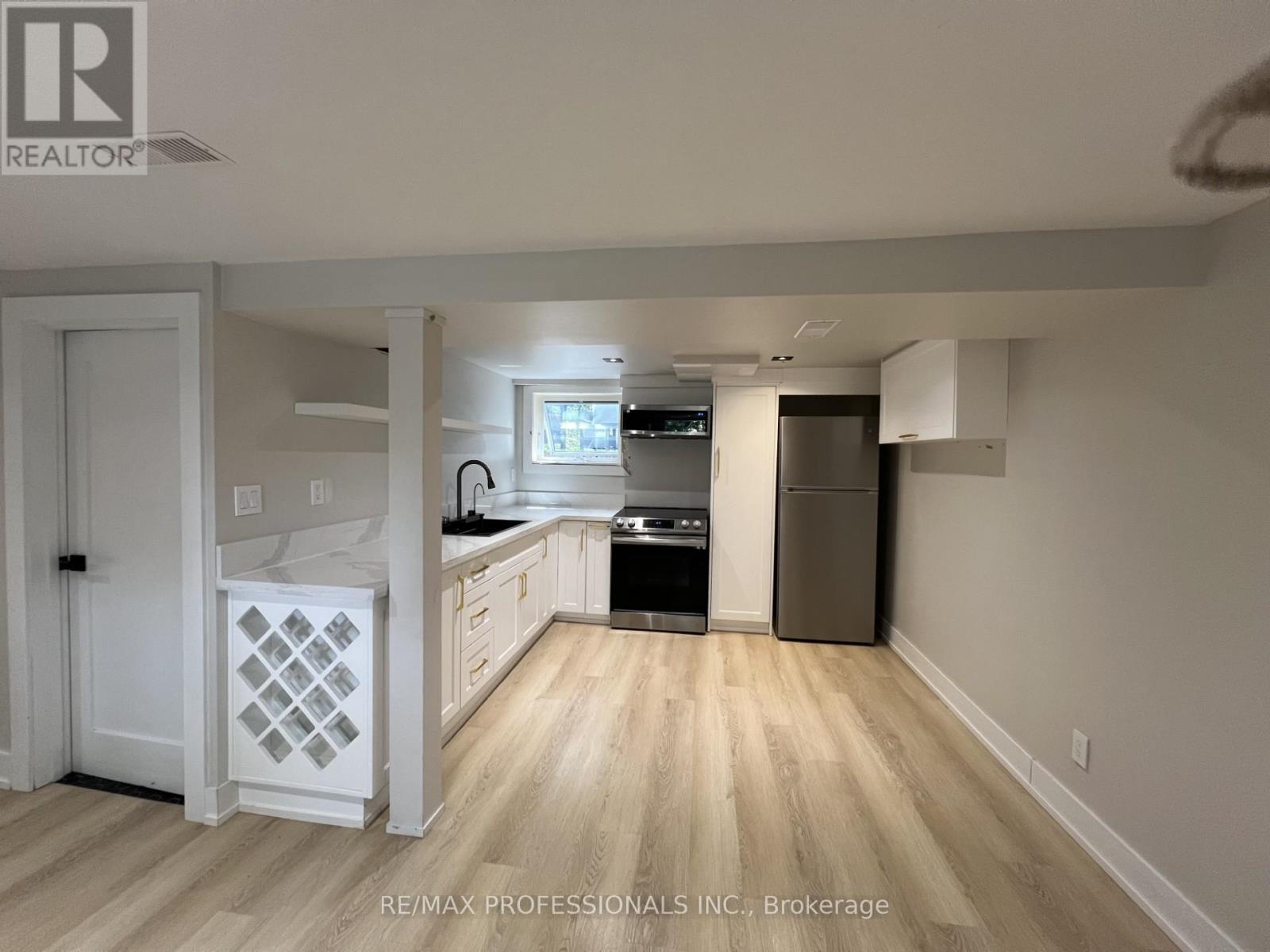 1026 Hedge Drive, Mississauga, Ontario  L4Y 1G2 - Photo 14 - W12607600