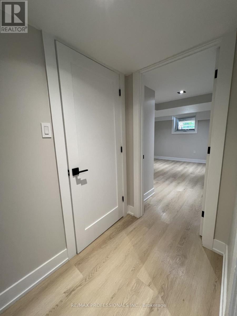 1026 Hedge Drive, Mississauga, Ontario  L4Y 1G2 - Photo 18 - W12607600