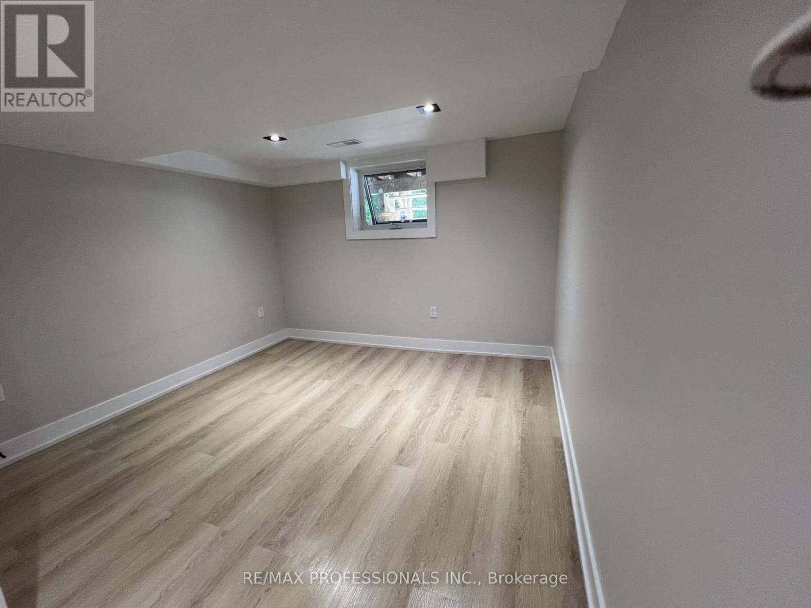 1026 Hedge Drive, Mississauga, Ontario  L4Y 1G2 - Photo 19 - W12607600