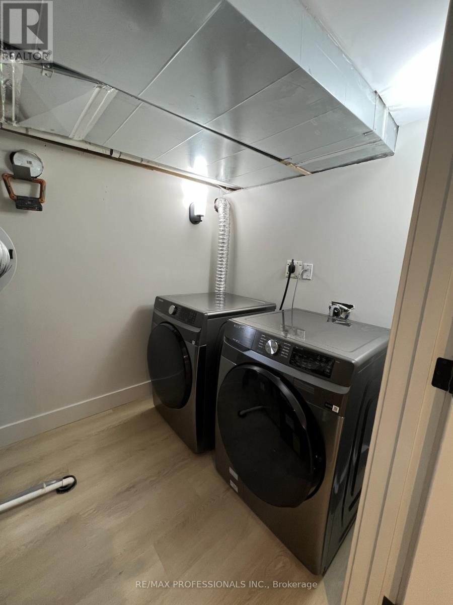 1026 Hedge Drive, Mississauga, Ontario  L4Y 1G2 - Photo 23 - W12607600