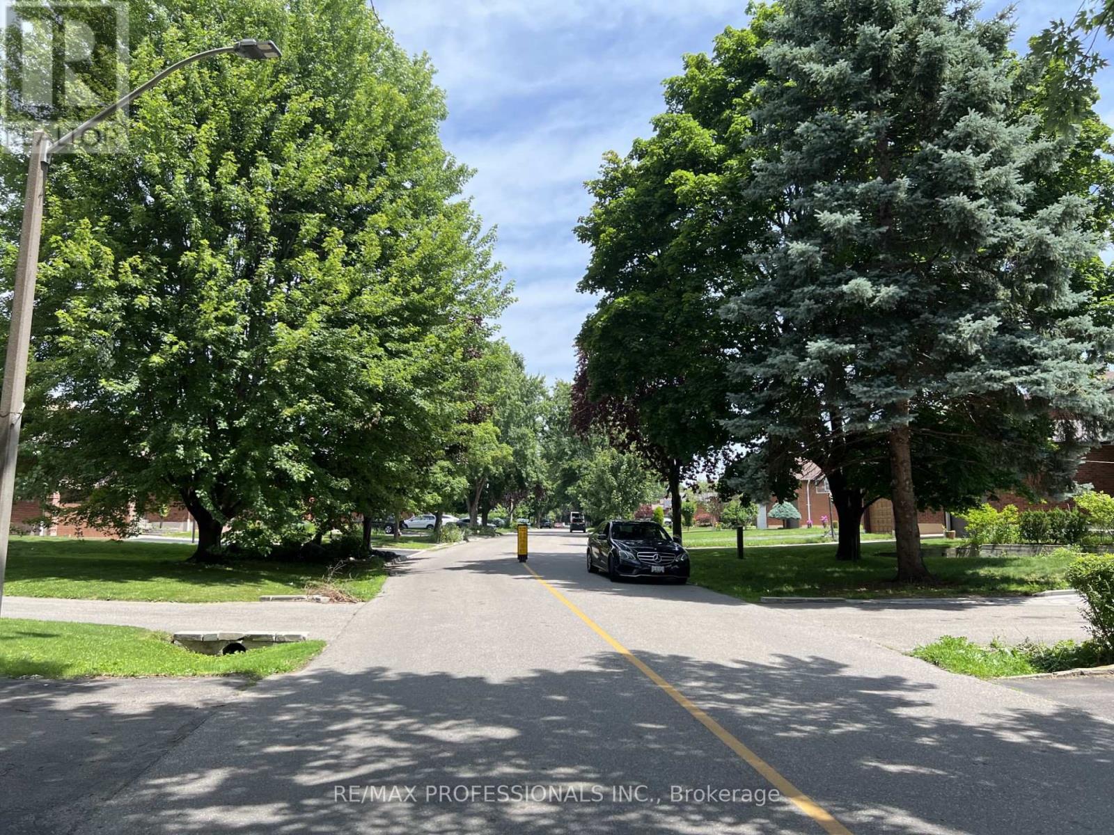 1026 Hedge Drive, Mississauga, Ontario  L4Y 1G2 - Photo 24 - W12607600