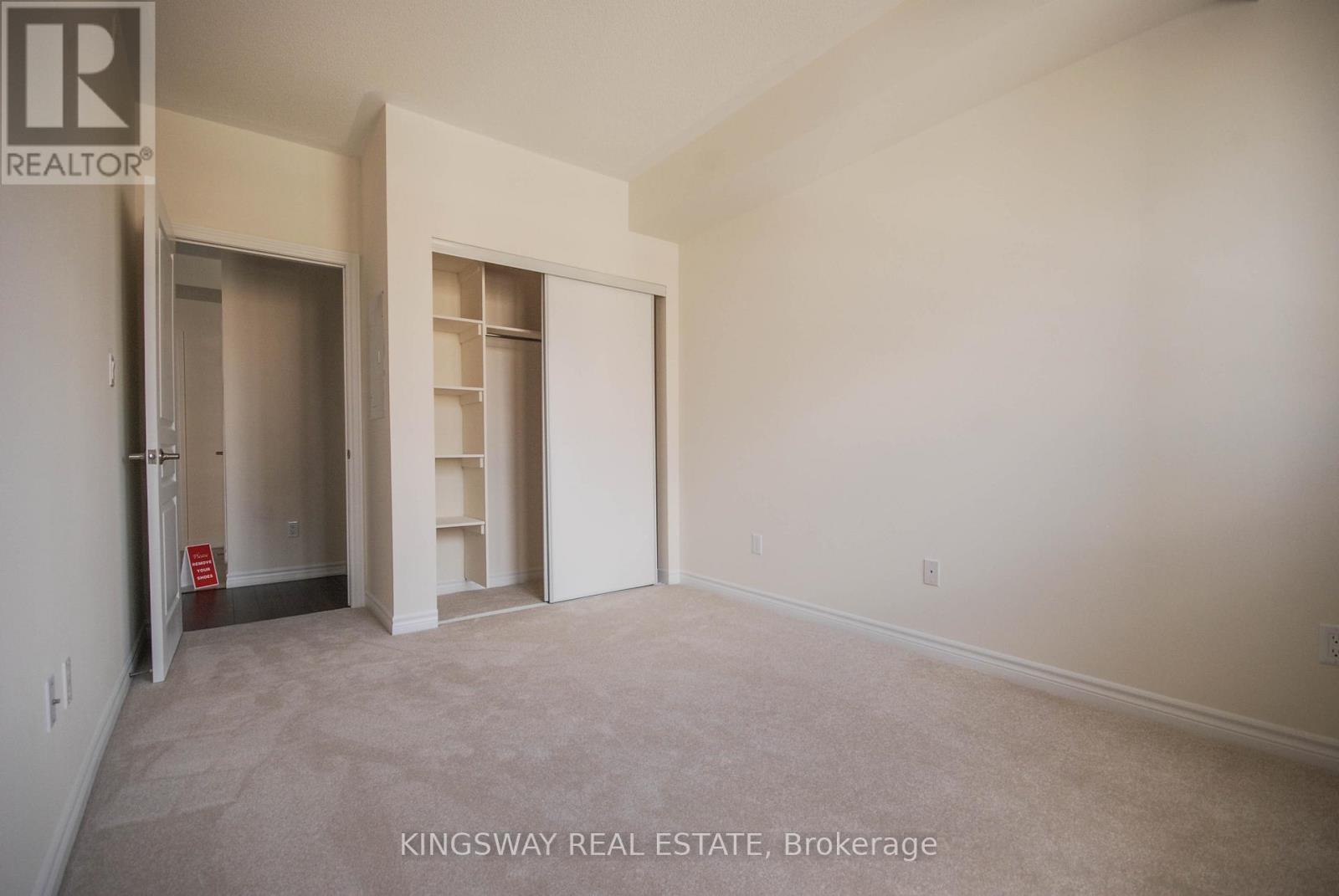 318 - 570 Lolita Gardens, Mississauga, Ontario  L5A 0A1 - Photo 9 - W12607614