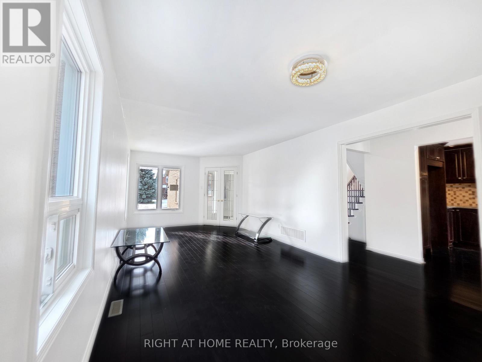 6 Buffridge Trail, Brampton, Ontario  L7A 1H2 - Photo 6 - W12607622