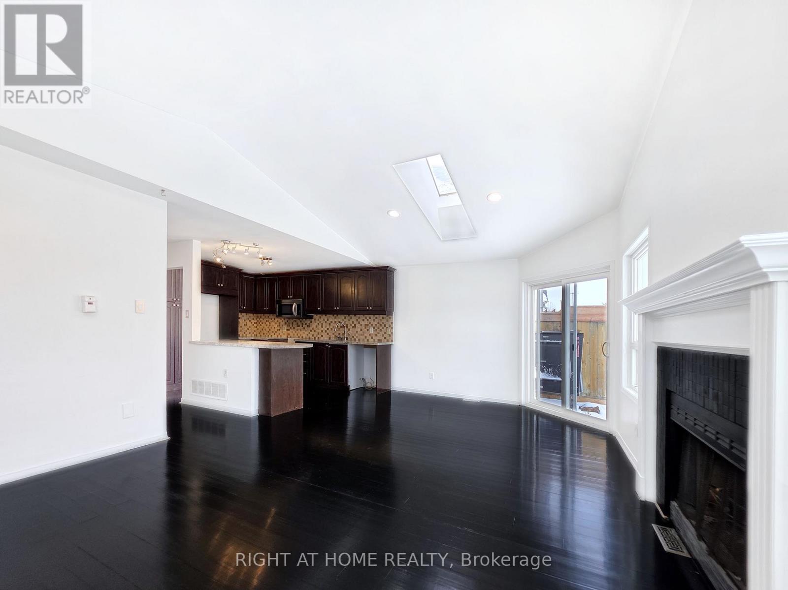 6 Buffridge Trail, Brampton, Ontario  L7A 1H2 - Photo 8 - W12607622