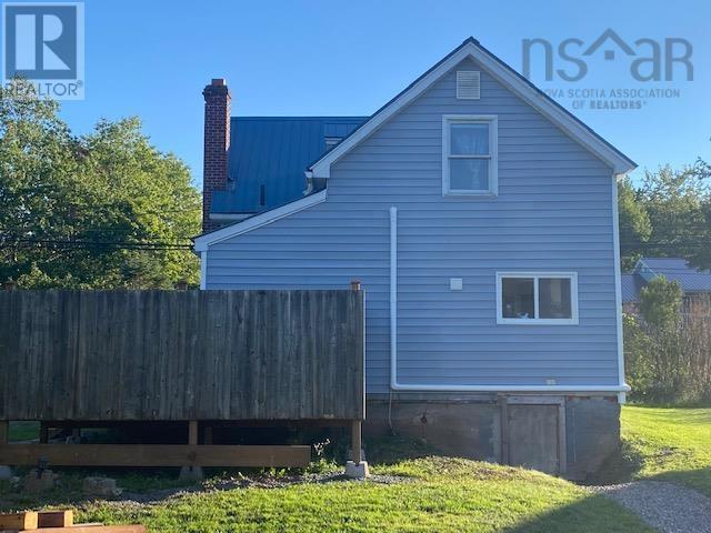 208 Kitchener Street, Stewiacke, Nova Scotia  B0N 2J0 - Photo 4 - 202523326