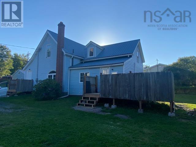 208 Kitchener Street, Stewiacke, Nova Scotia  B0N 2J0 - Photo 1 - 202523326