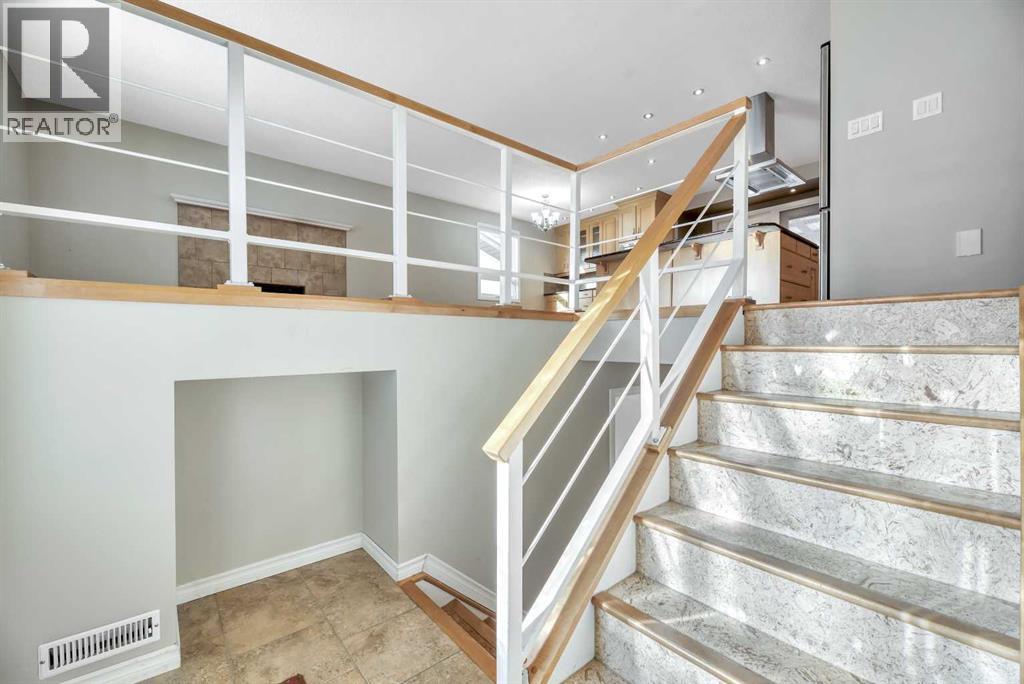 124 Deercrest Close Se, Calgary, Alberta  T2J 5T3 - Photo 4 - A2273628