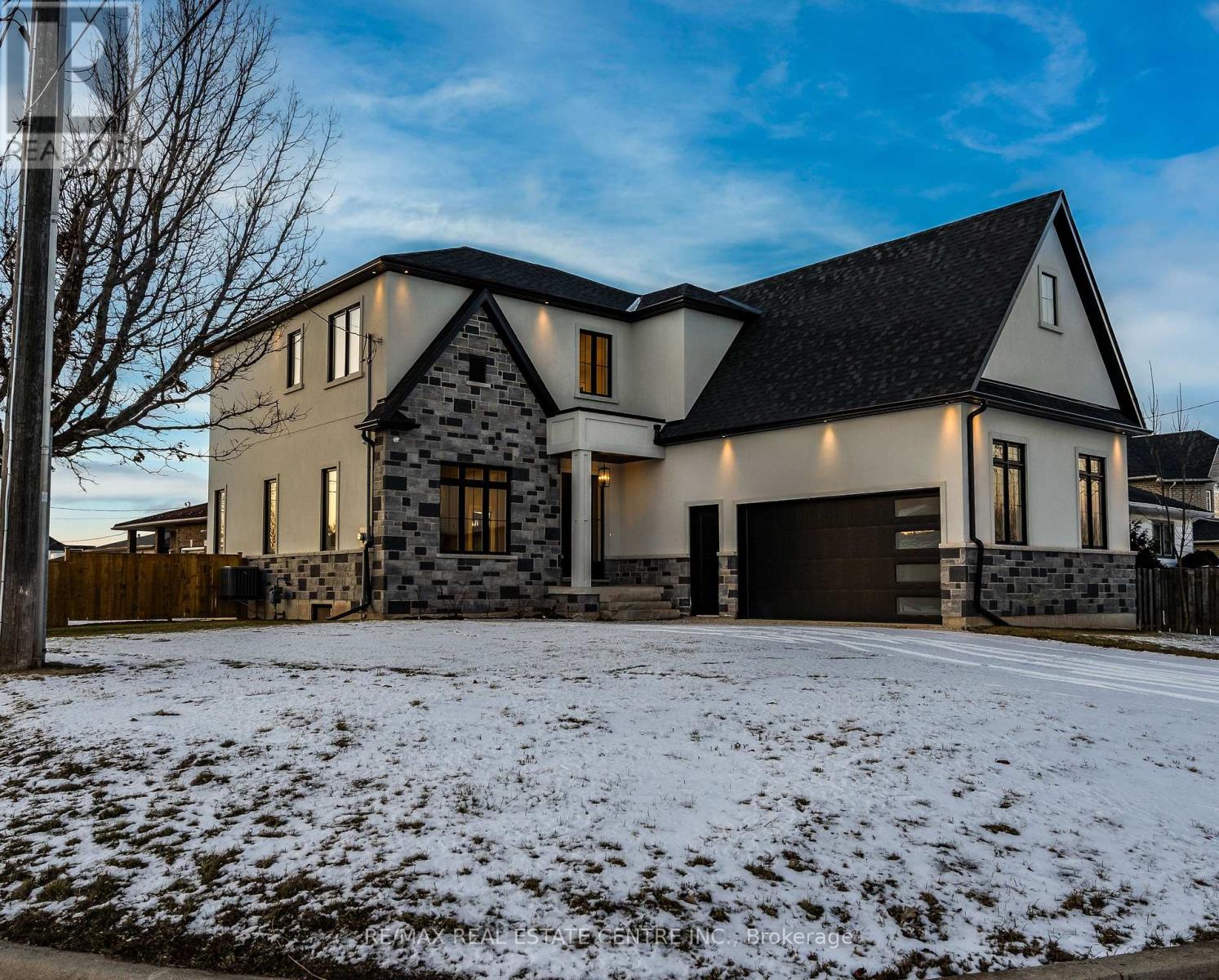 1 WEST AVENUE, Hamilton, Ontario