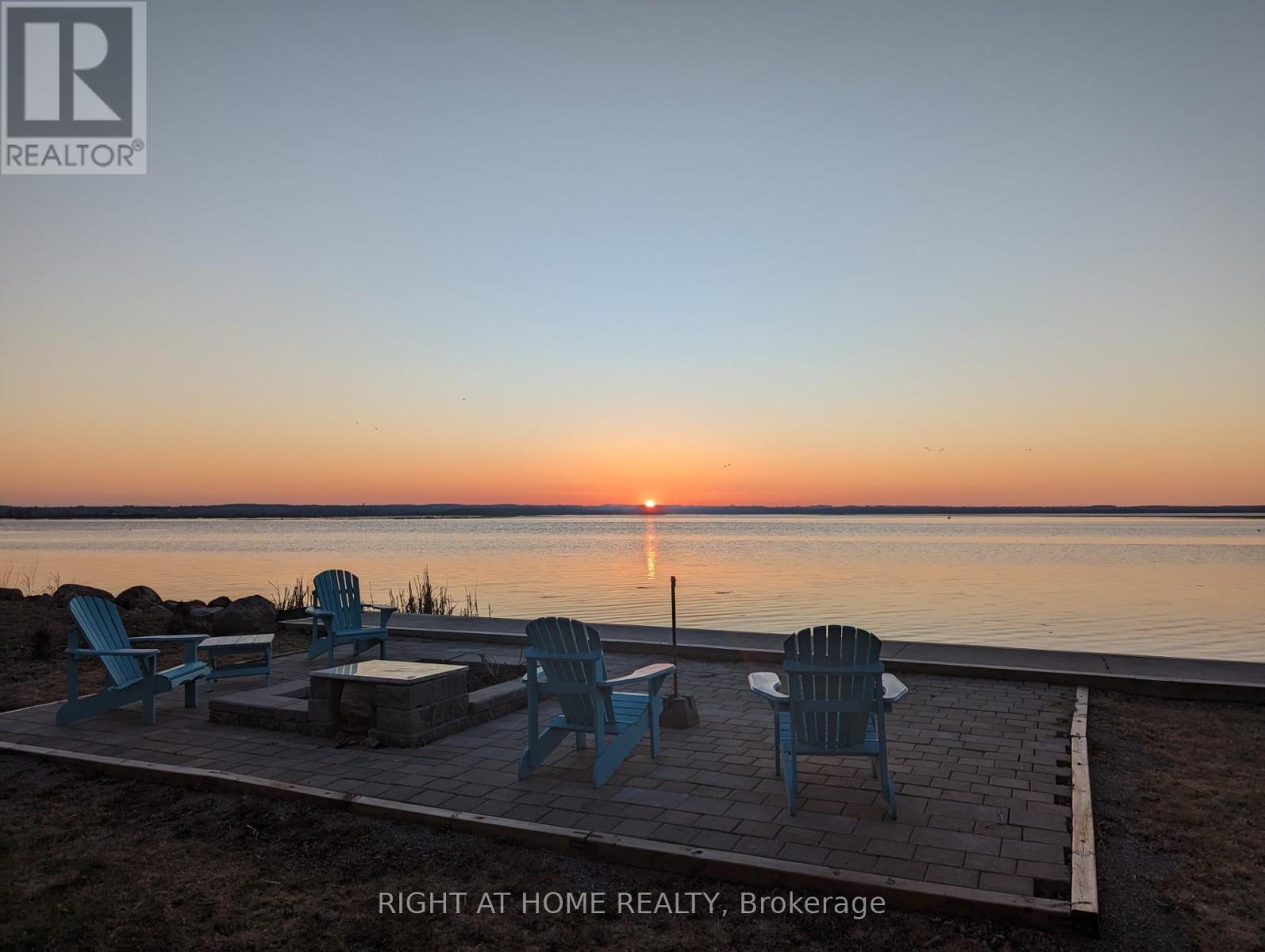 36 Shirlea Boulevard, Georgina, Ontario L4P 1K9 - Photo 2 - N12605866