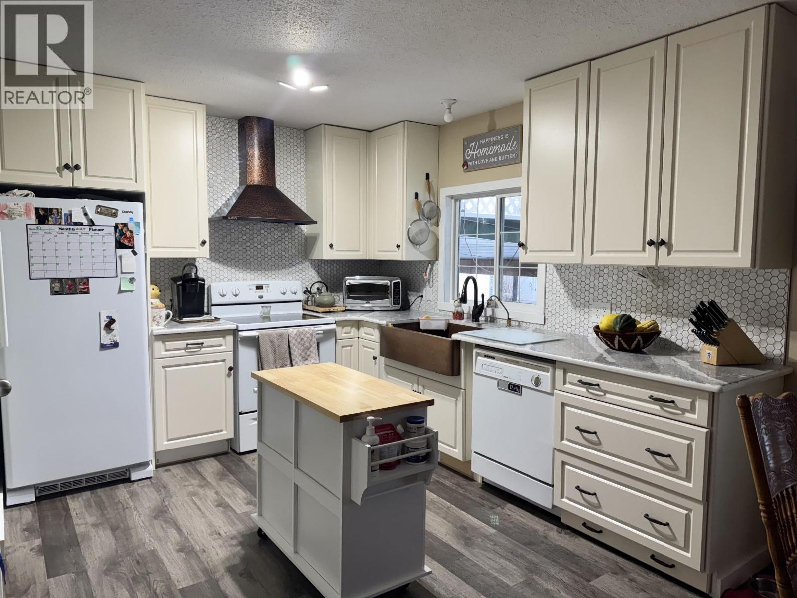 1321 8th Avenue, Valemount, British Columbia  V0E 2Z0 - Photo 8 - R3071265