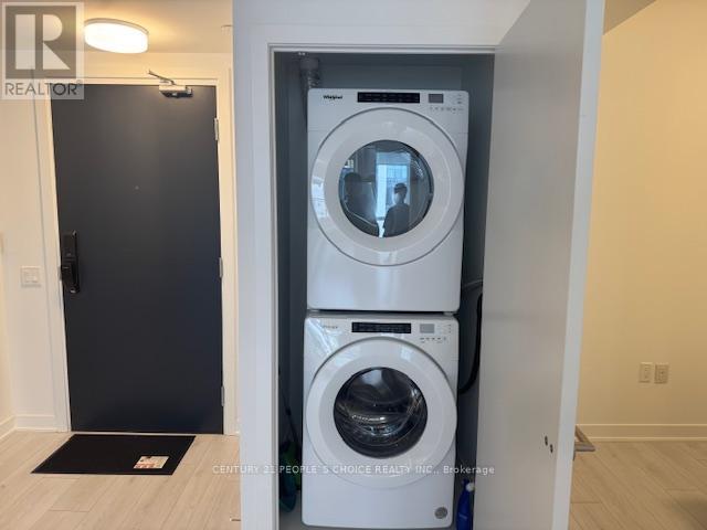 425 - 395 Dundas Street W, Oakville, Ontario  L6M 5R8 - Photo 4 - W12607640