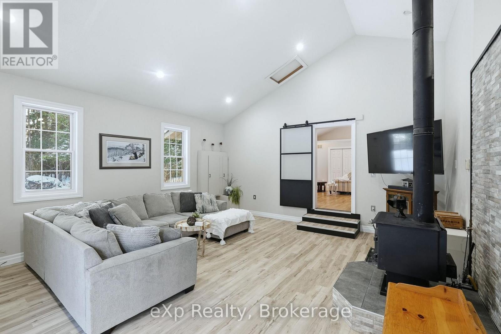 401309 Grey Road 17 Road, Georgian Bluffs, Ontario  N0H 2T0 - Photo 16 - X12607712