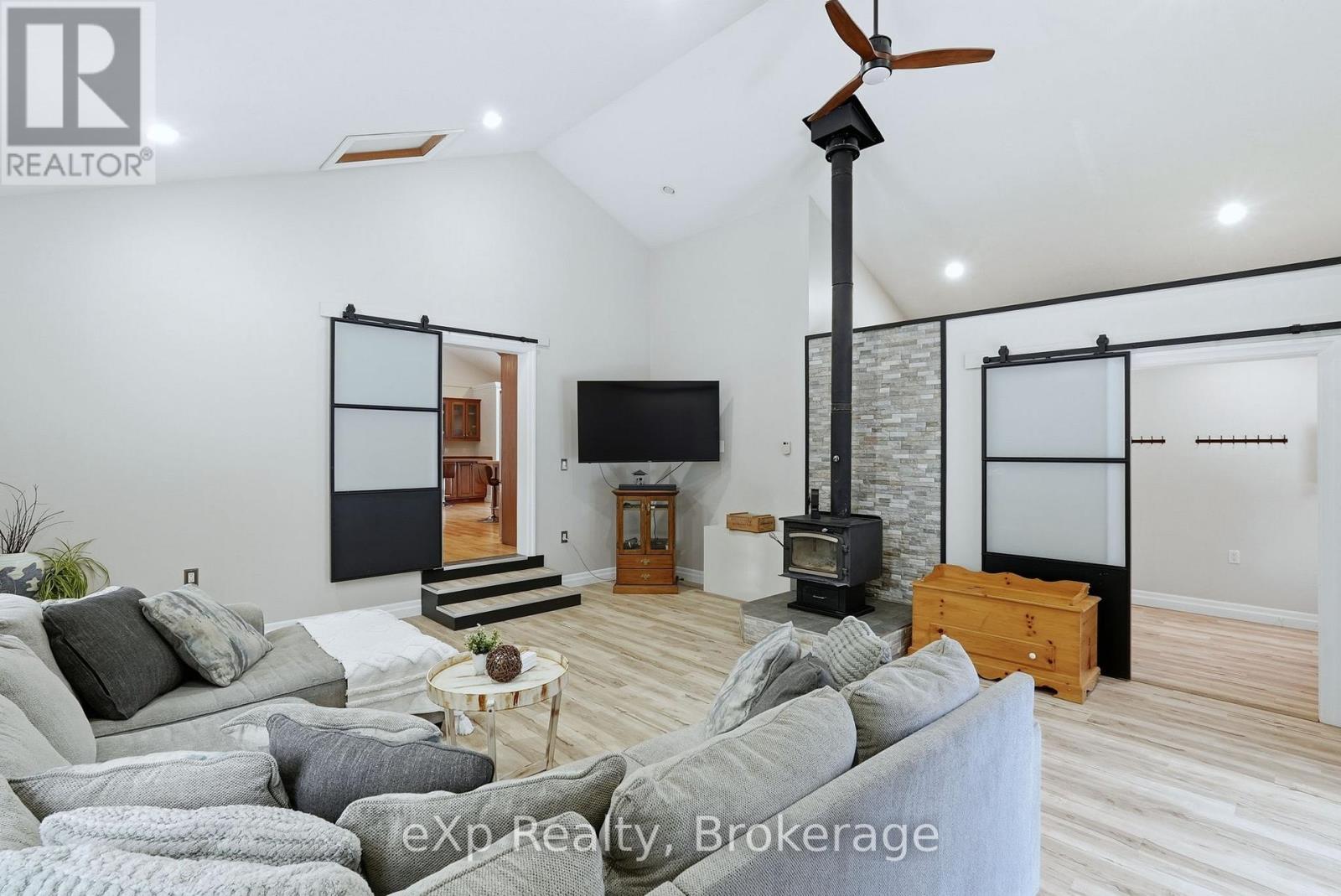 401309 Grey Road 17 Road, Georgian Bluffs, Ontario  N0H 2T0 - Photo 17 - X12607712