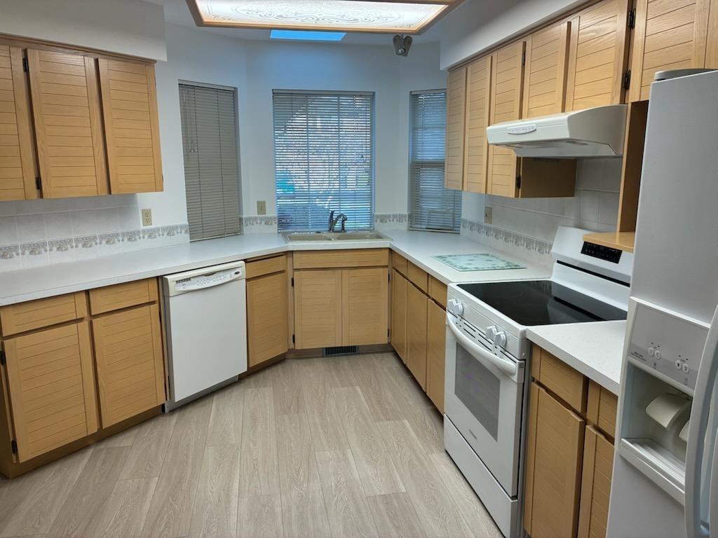 102 6086 W Boundary Drive, Surrey, British Columbia  V3X 2B3 - Photo 7 - R3046970