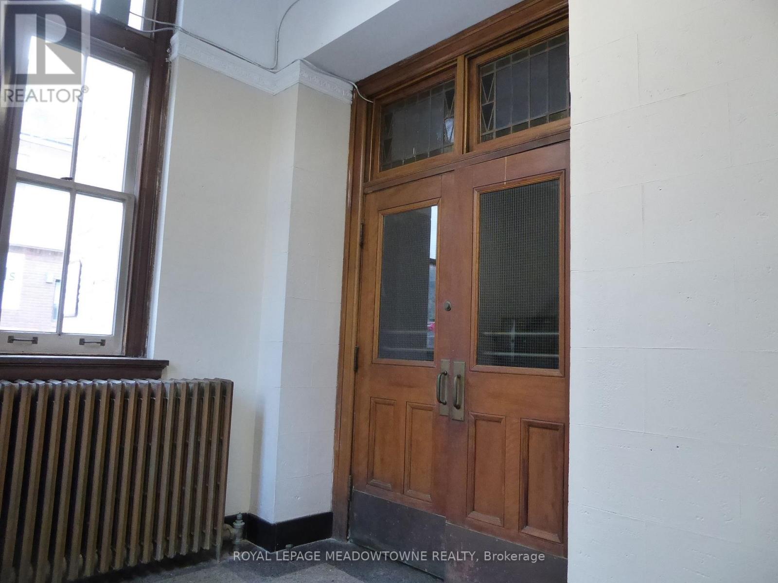 70 Mill Street, Halton Hills, Ontario  L7G 2C9 - Photo 14 - W12404072