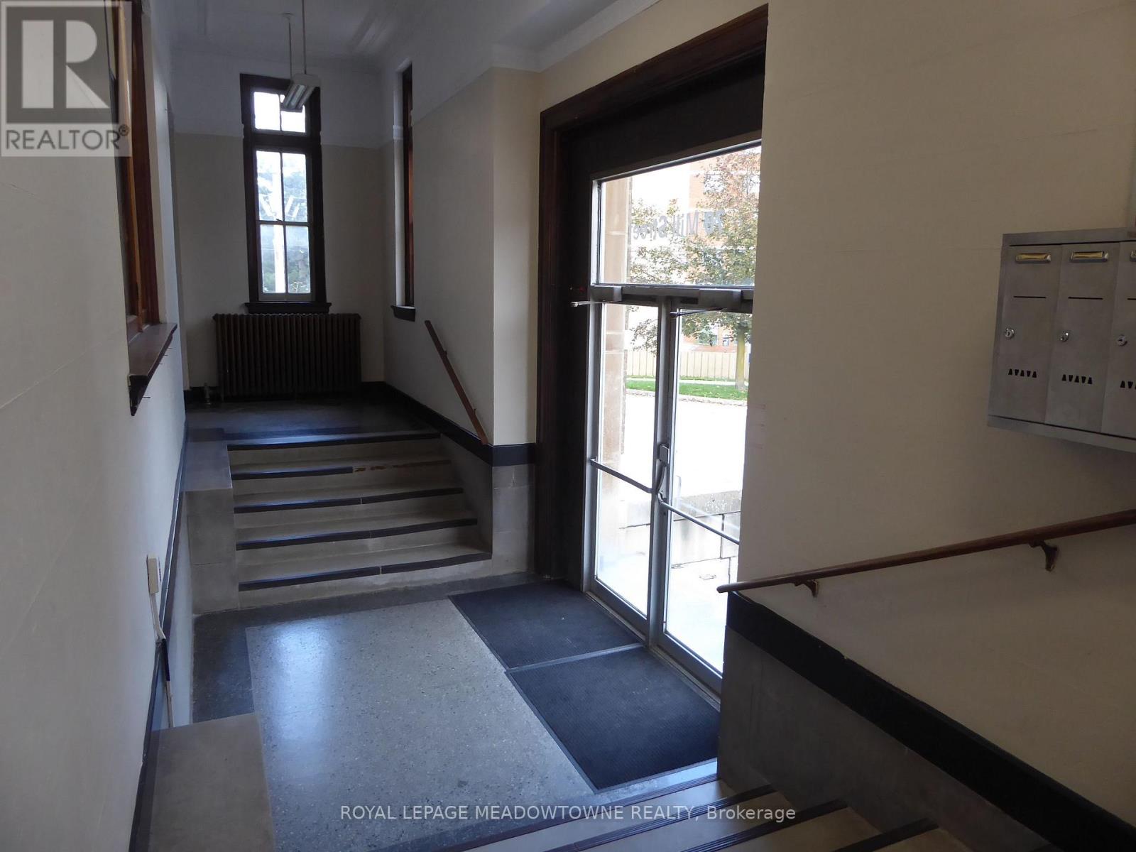 70 Mill Street, Halton Hills, Ontario  L7G 2C9 - Photo 12 - W12404072