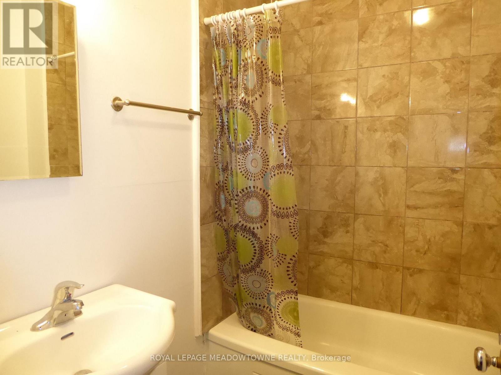 70 Mill Street, Halton Hills, Ontario  L7G 2C9 - Photo 23 - W12404072