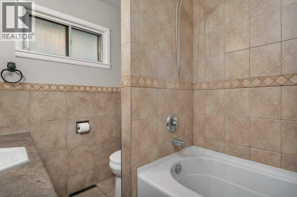 5702 West Park Crescent, Red Deer, Alberta  T4N 1E5 - Photo 21 - A2273642