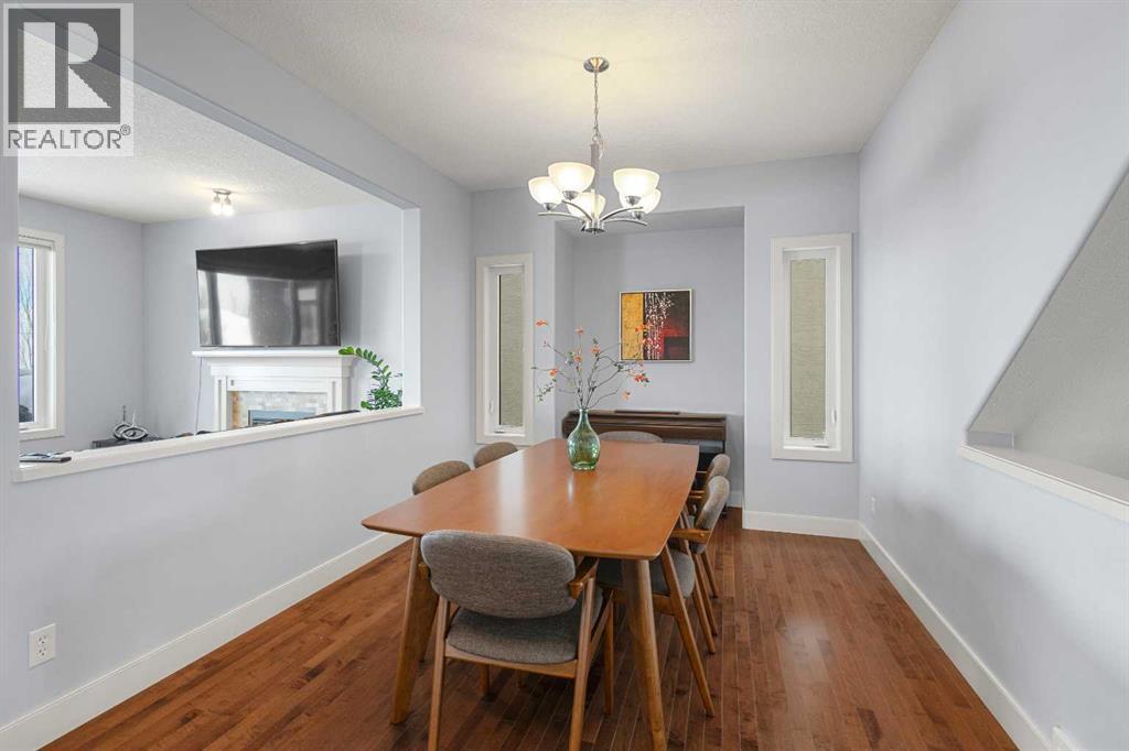 86 Royal Ridge Mount Nw, Calgary, Alberta  T3G 5Z3 - Photo 7 - A2273055