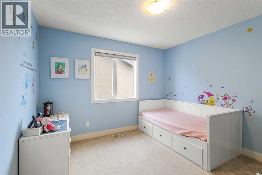 86 Royal Ridge Mount Nw, Calgary, Alberta  T3G 5Z3 - Photo 30 - A2273055