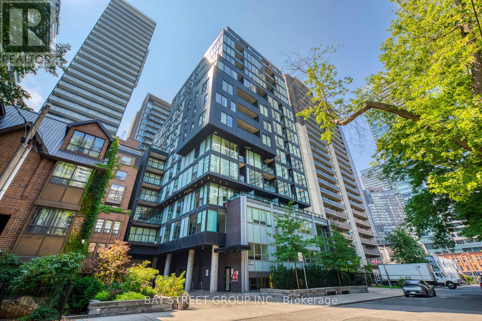 1601 - 17 Dundonald Street, Toronto, Ontario M4Y 1K3 - Photo 2 - C12607706