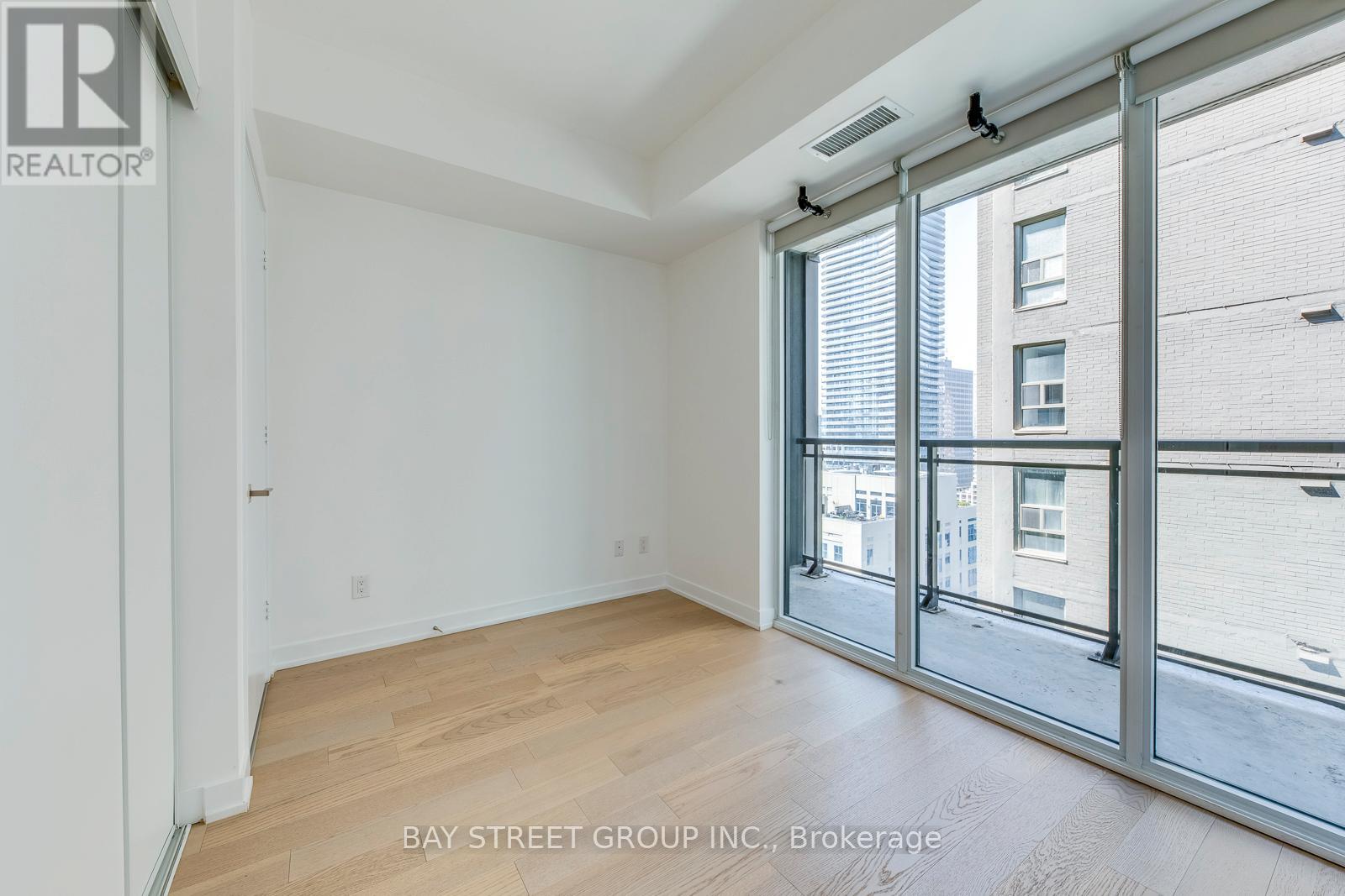 1601 - 17 Dundonald Street, Toronto, Ontario M4Y 1K3 - Photo 30 - C12607706