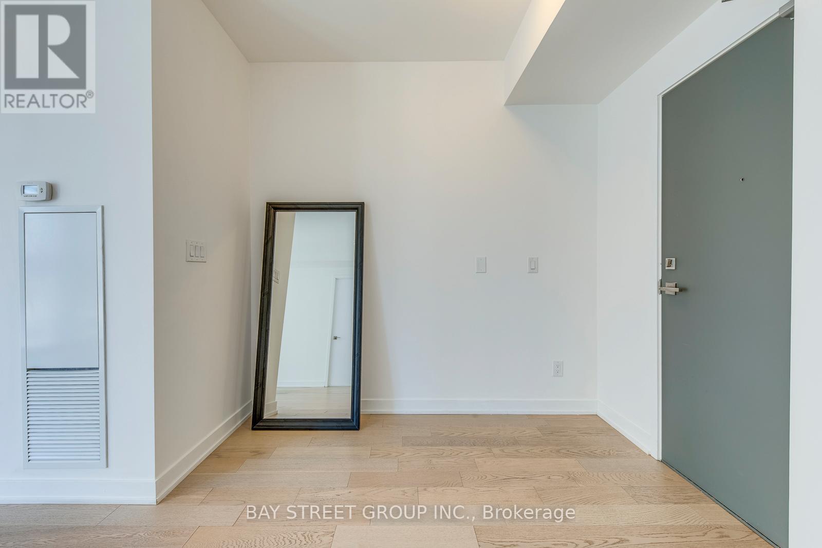 1601 - 17 Dundonald Street, Toronto, Ontario M4Y 1K3 - Photo 6 - C12607706