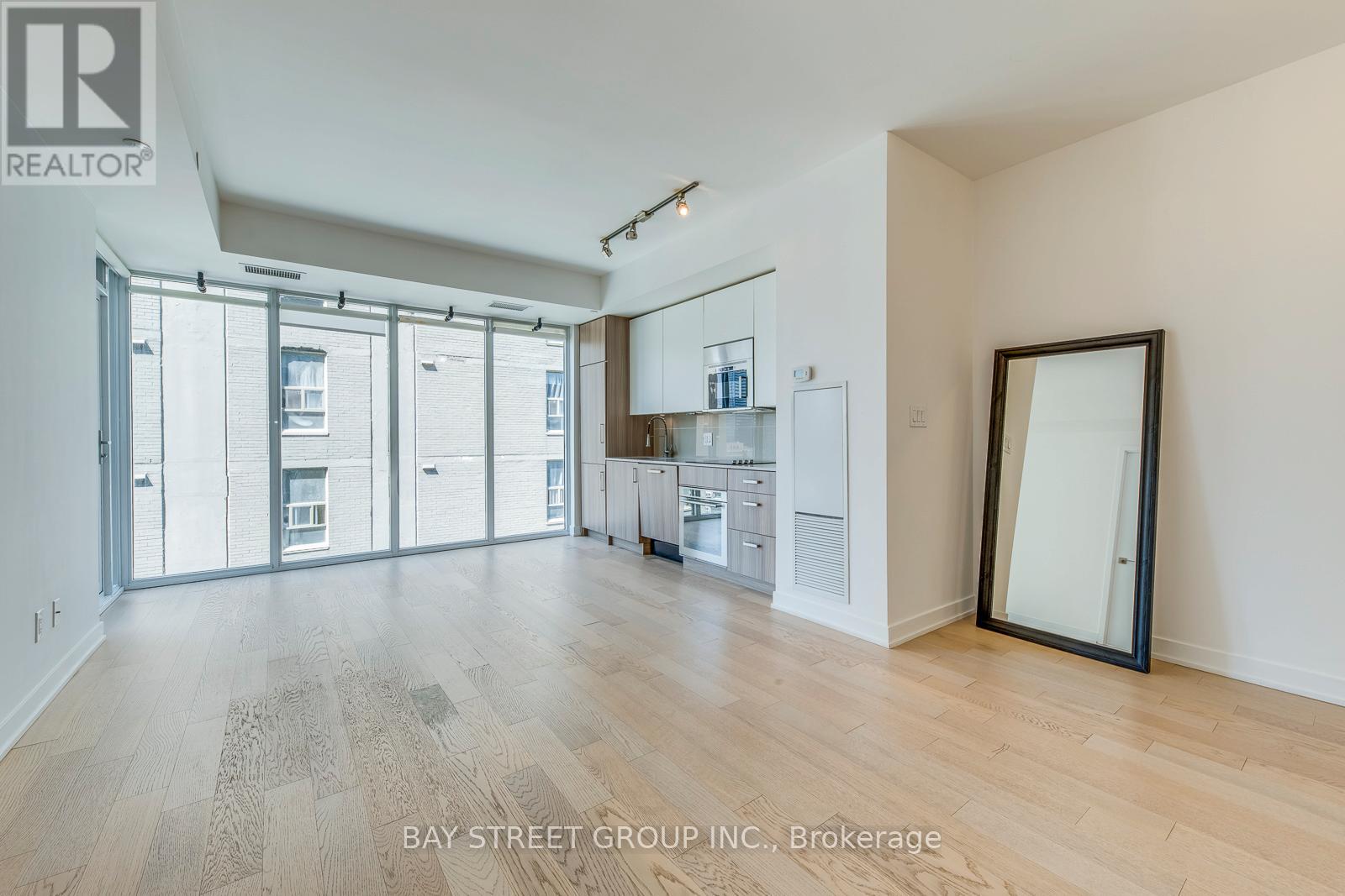 1601 - 17 Dundonald Street, Toronto, Ontario M4Y 1K3 - Photo 9 - C12607706