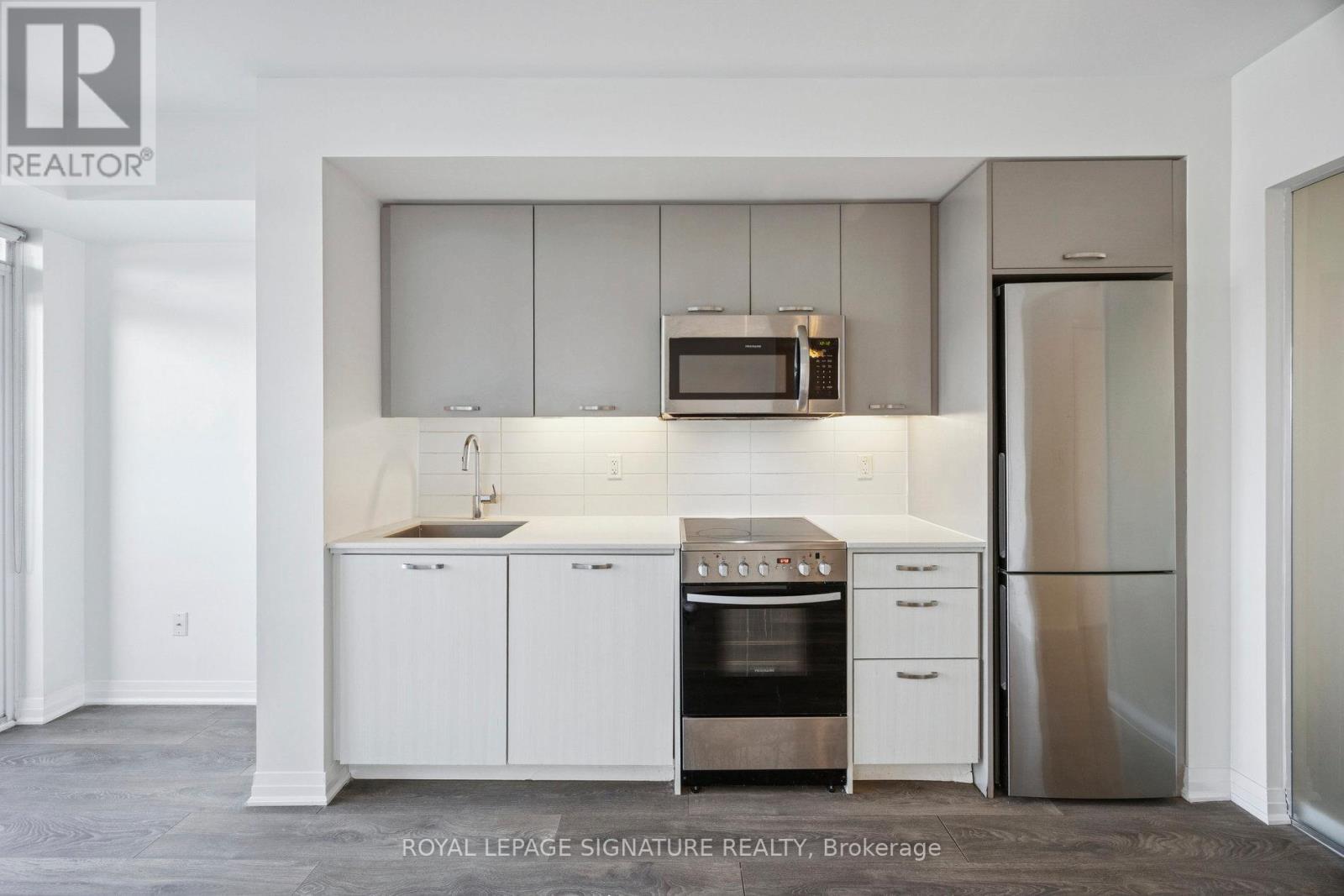 424 - 2301 Danforth Avenue, Toronto, Ontario  M4C 1K5 - Photo 11 - E12521368