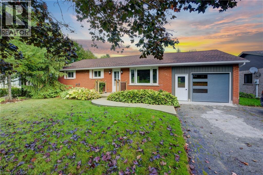 721 Waterloo Street, Mount Forest, Ontario  N0G 2L3 - Photo 2 - 40791541