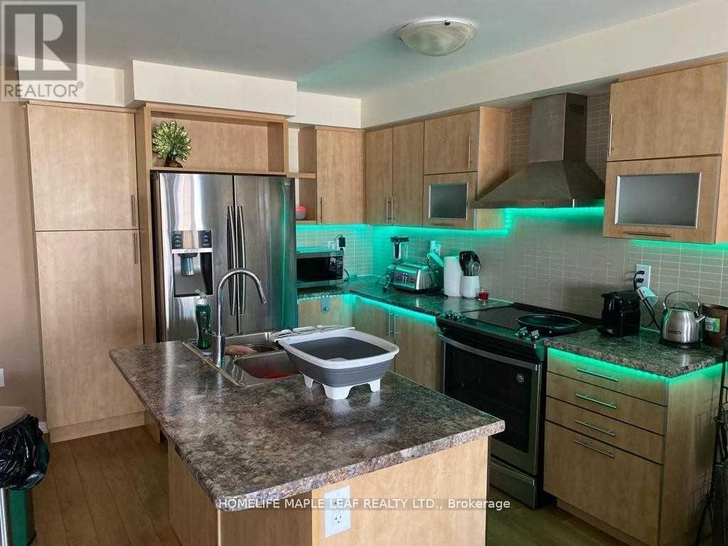 9 Hoover Road, Brampton, Ontario  L7A 4L2 - Photo 4 - W12607680