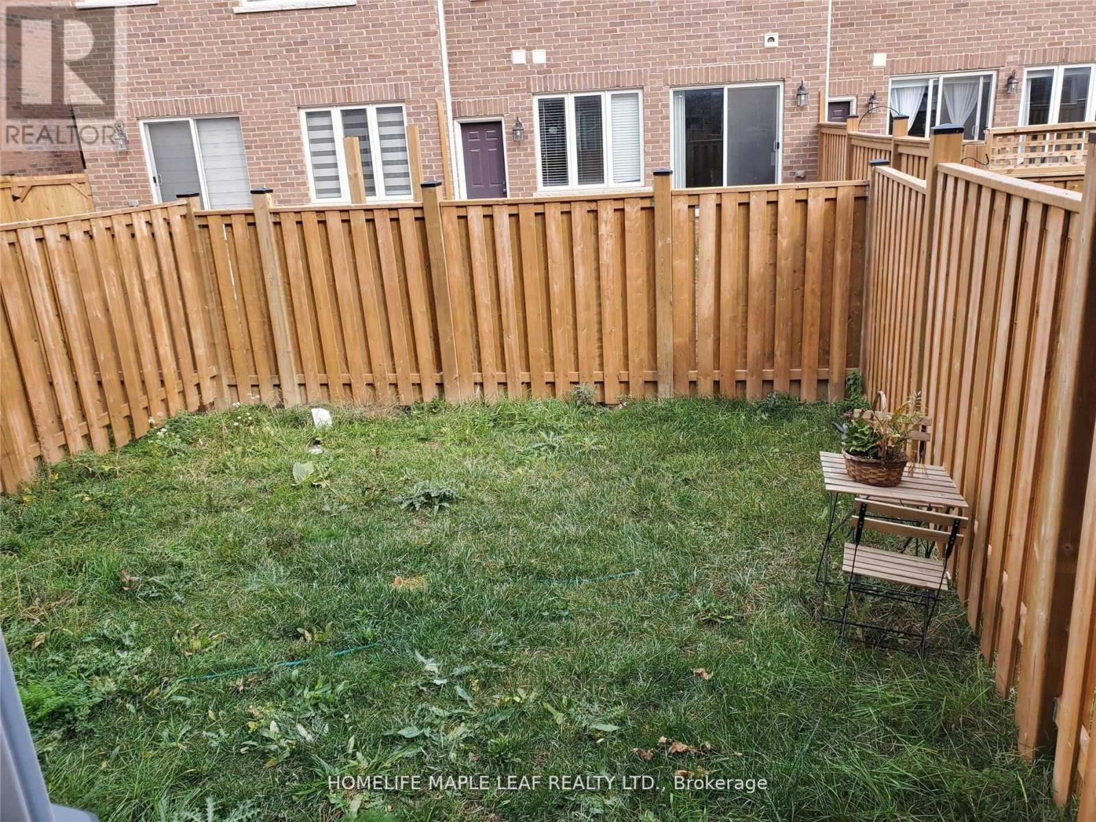 9 Hoover Road, Brampton, Ontario  L7A 4L2 - Photo 8 - W12607680