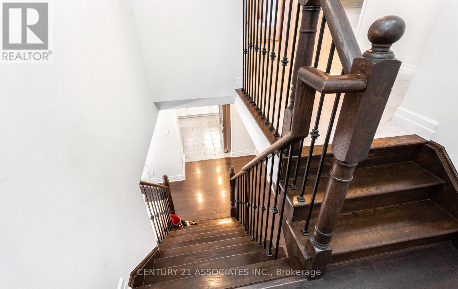 Upper Level - 8 Stillwater Crescent, Hamilton, Ontario  L8B 0X4 - Photo 19 - X12607678