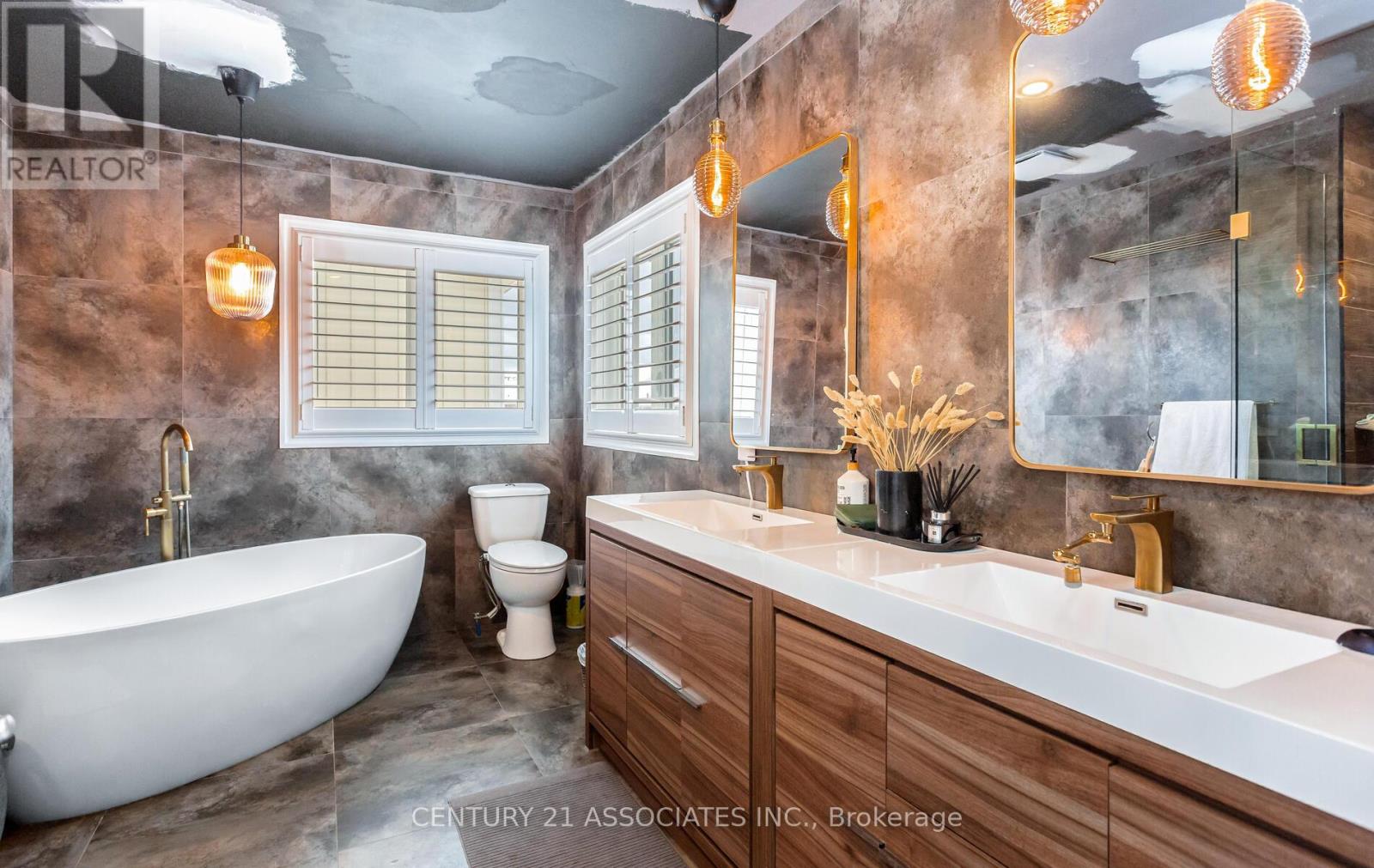 Upper Level - 8 Stillwater Crescent, Hamilton, Ontario  L8B 0X4 - Photo 23 - X12607678