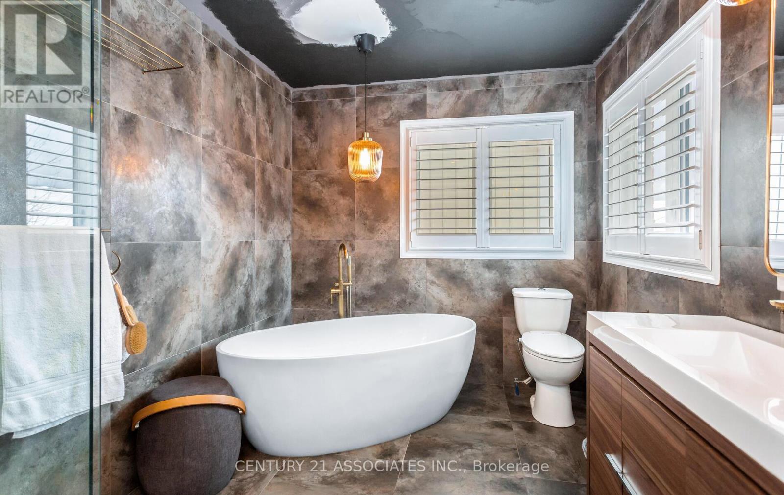 Upper Level - 8 Stillwater Crescent, Hamilton, Ontario  L8B 0X4 - Photo 24 - X12607678