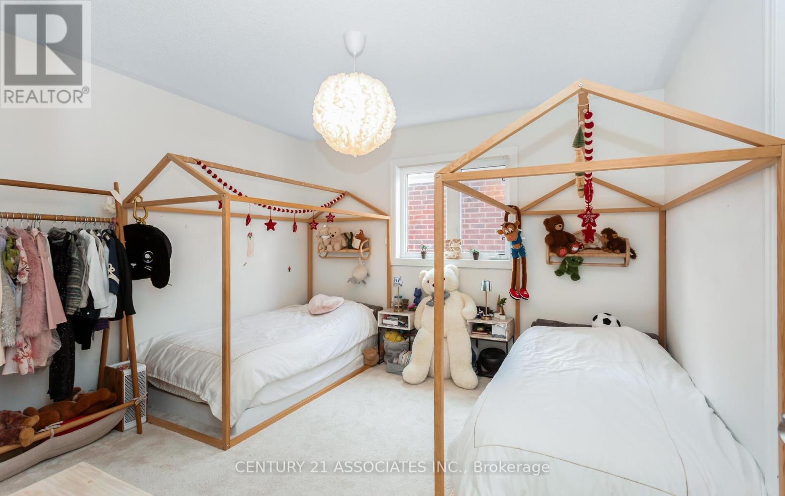 Upper Level - 8 Stillwater Crescent, Hamilton, Ontario  L8B 0X4 - Photo 36 - X12607678