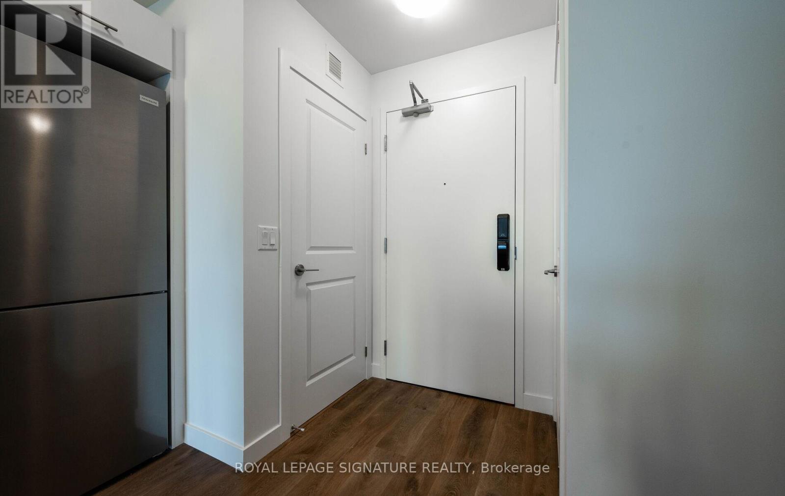 303 - 461 Green Road, Hamilton, Ontario  L8E 5B4 - Photo 3 - X12607692