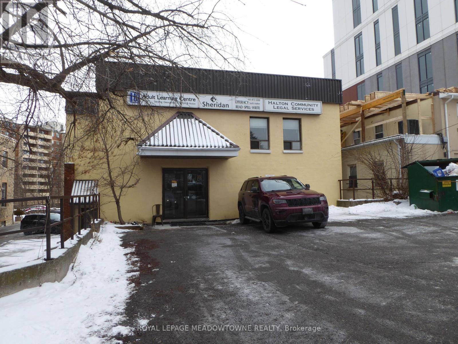 72 Mill Street, Halton Hills (Georgetown), Ontario  L7G 2C9 - Photo 11 - W12404497