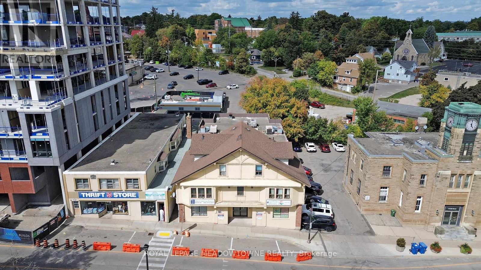 72 Mill Street, Halton Hills (Georgetown), Ontario  L7G 2C9 - Photo 14 - W12404497