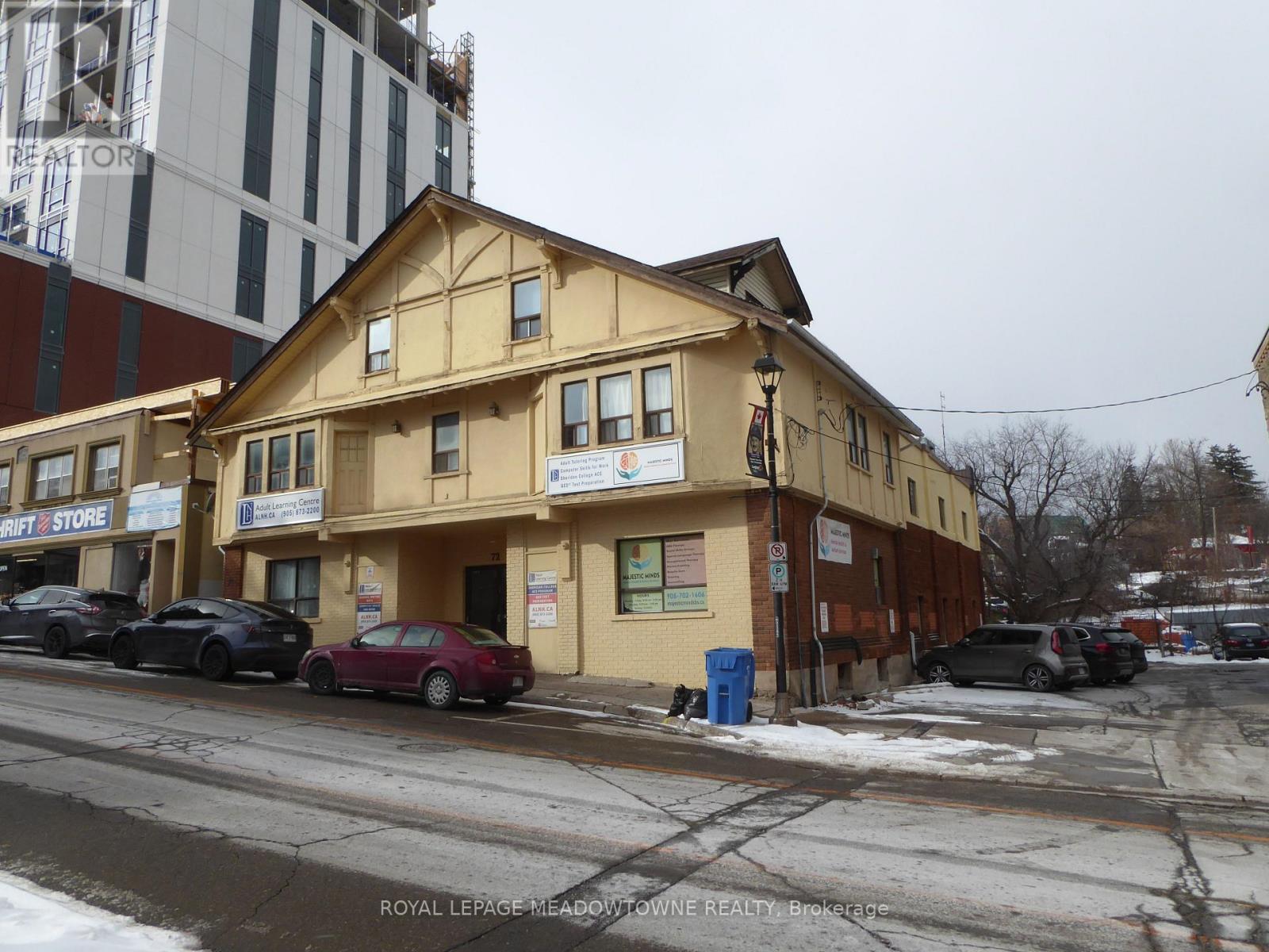 72 Mill Street, Halton Hills (Georgetown), Ontario  L7G 2C9 - Photo 2 - W12404497