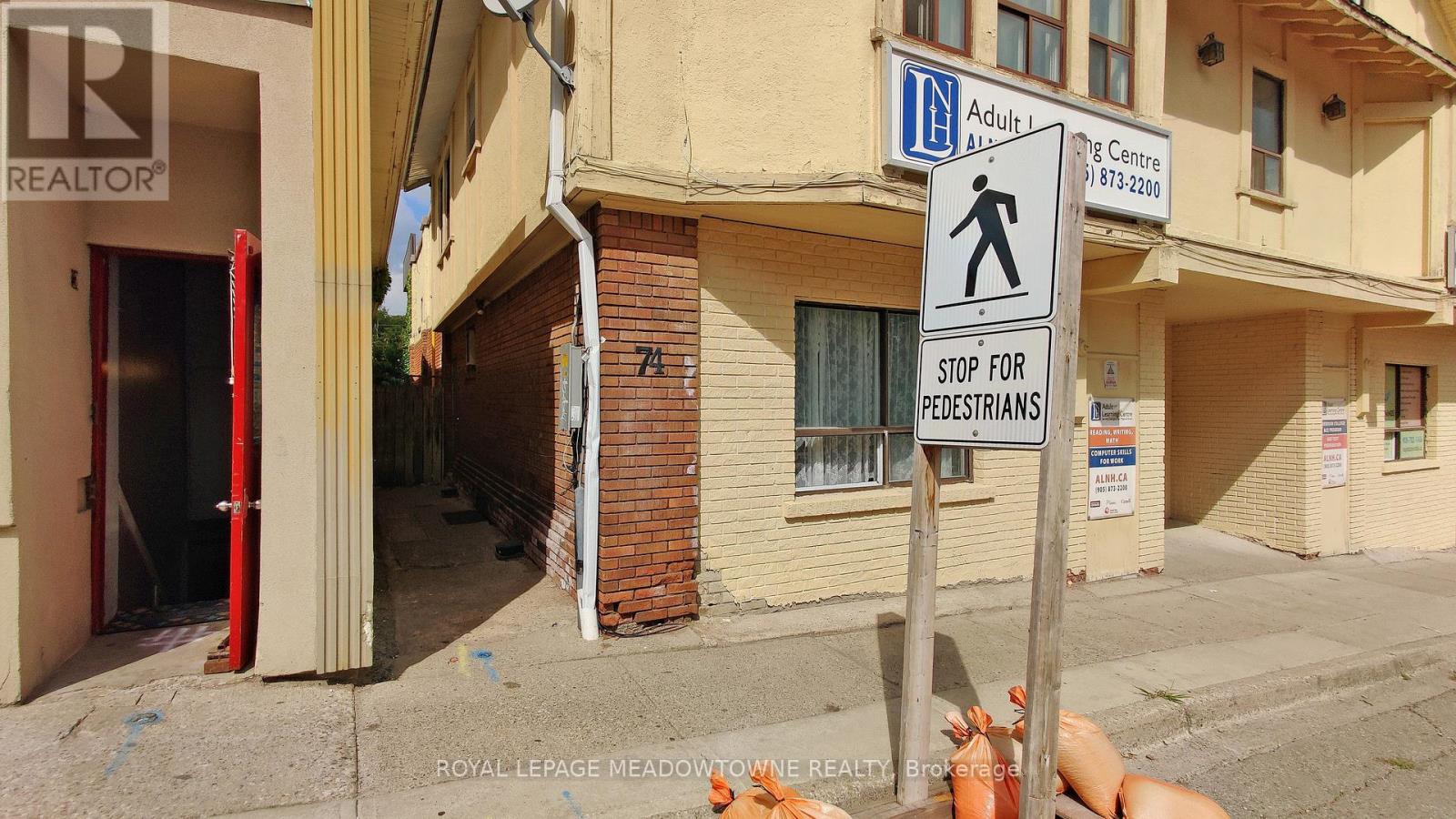 72 Mill Street, Halton Hills (Georgetown), Ontario  L7G 2C9 - Photo 6 - W12404497