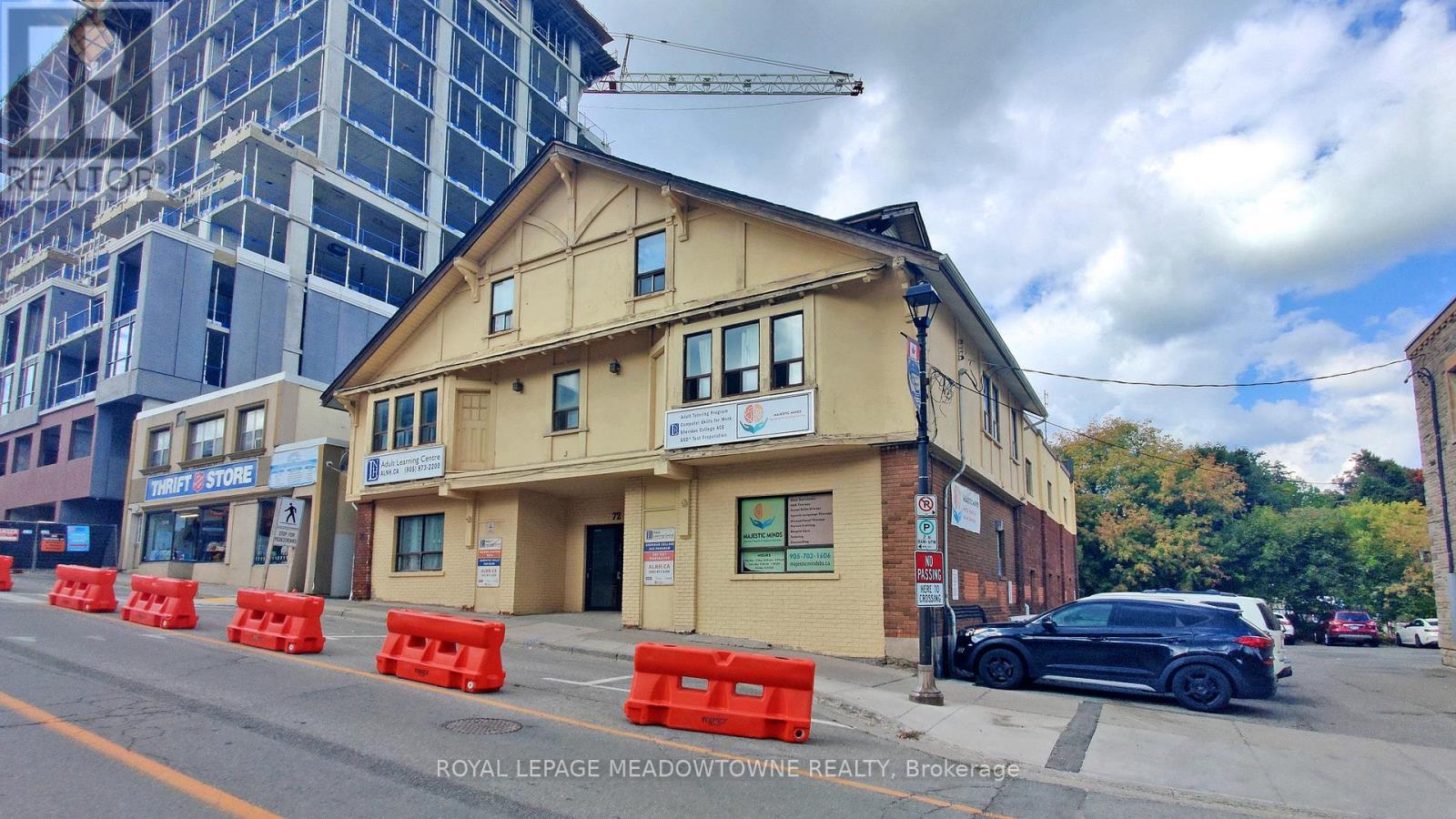 72 Mill Street, Halton Hills (Georgetown), Ontario  L7G 2C9 - Photo 5 - W12404497