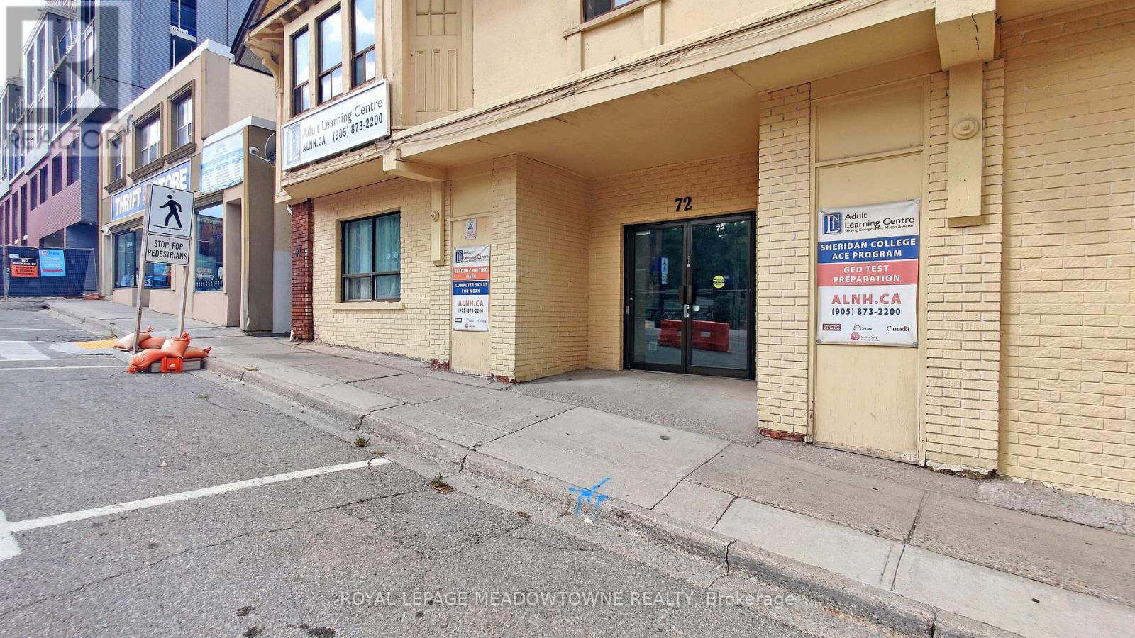 72 Mill Street, Halton Hills (Georgetown), Ontario  L7G 2C9 - Photo 9 - W12404497